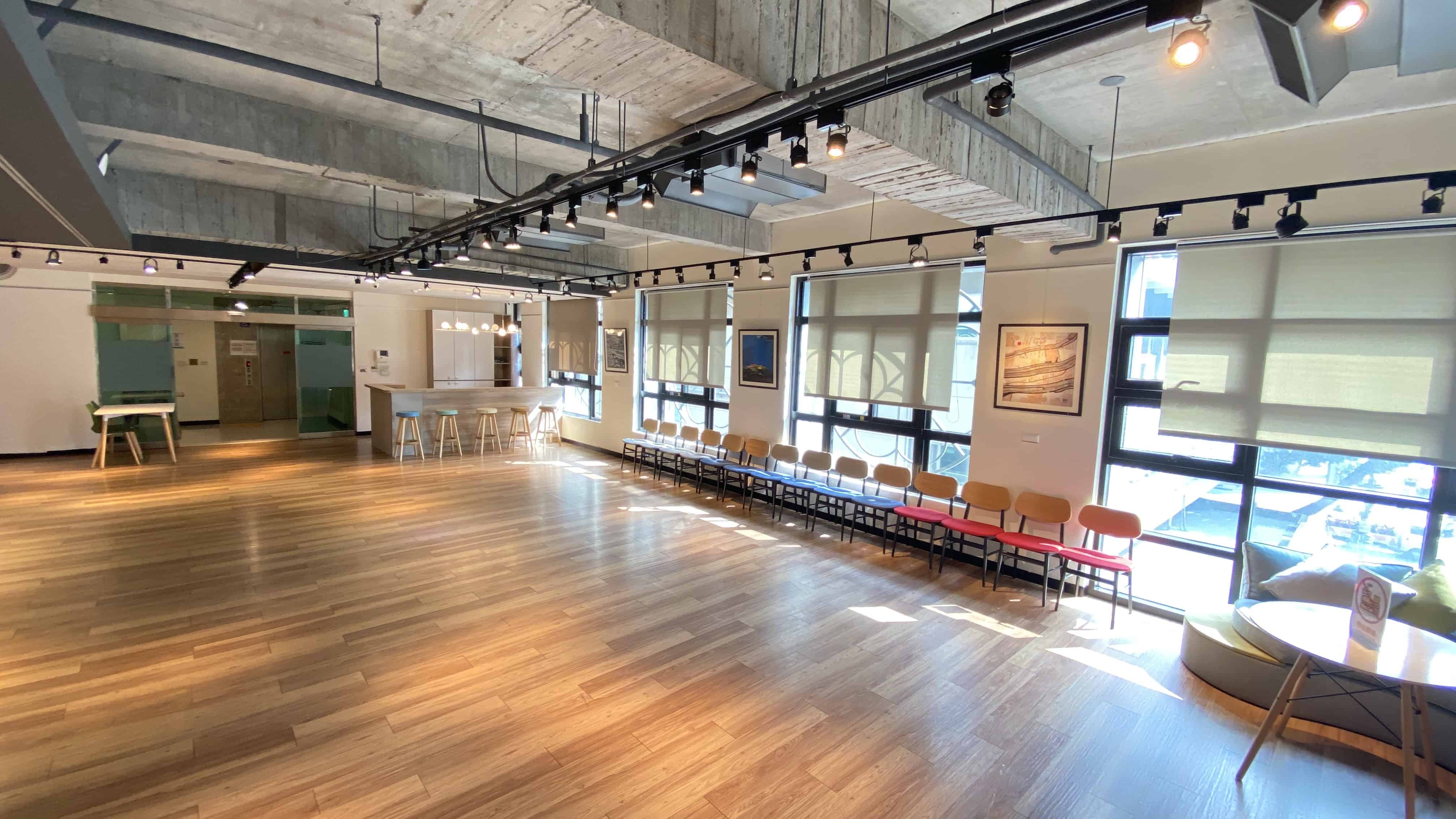 室外活动场地租借_特教学校的室外场地设计_室外婚礼场地